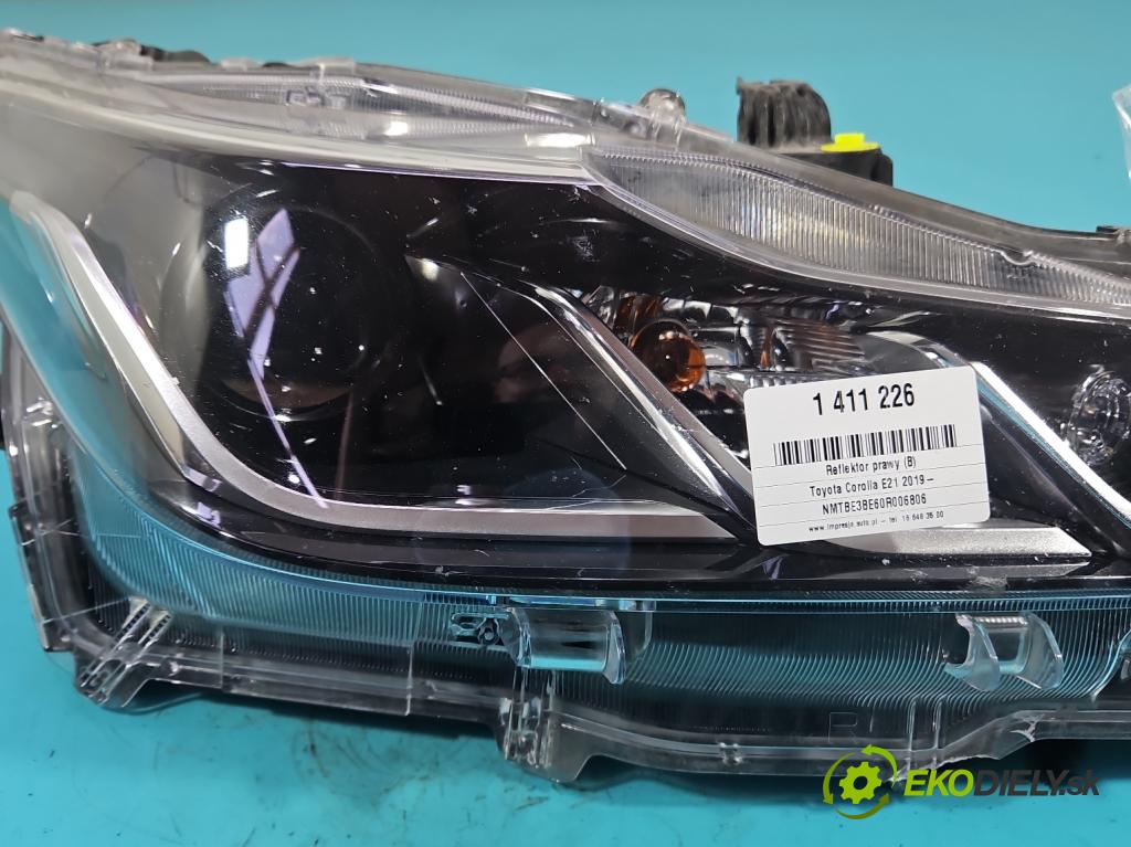 Toyota Corolla E21 2019- 1.6 16V 132  HP manual 97 kW 1598 cm3 4- Reflektor: pravý 81110-02T30 (Pravé)