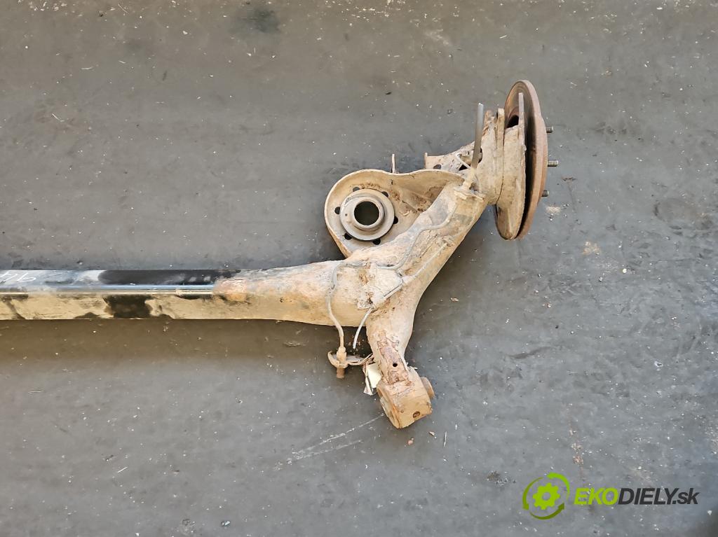 Toyota Corolla E15 2007-2014 1.4 D4D 90 hp manual 66 kW 1364 cm3 4- zadní výztuha  (Výztuhy zadní)