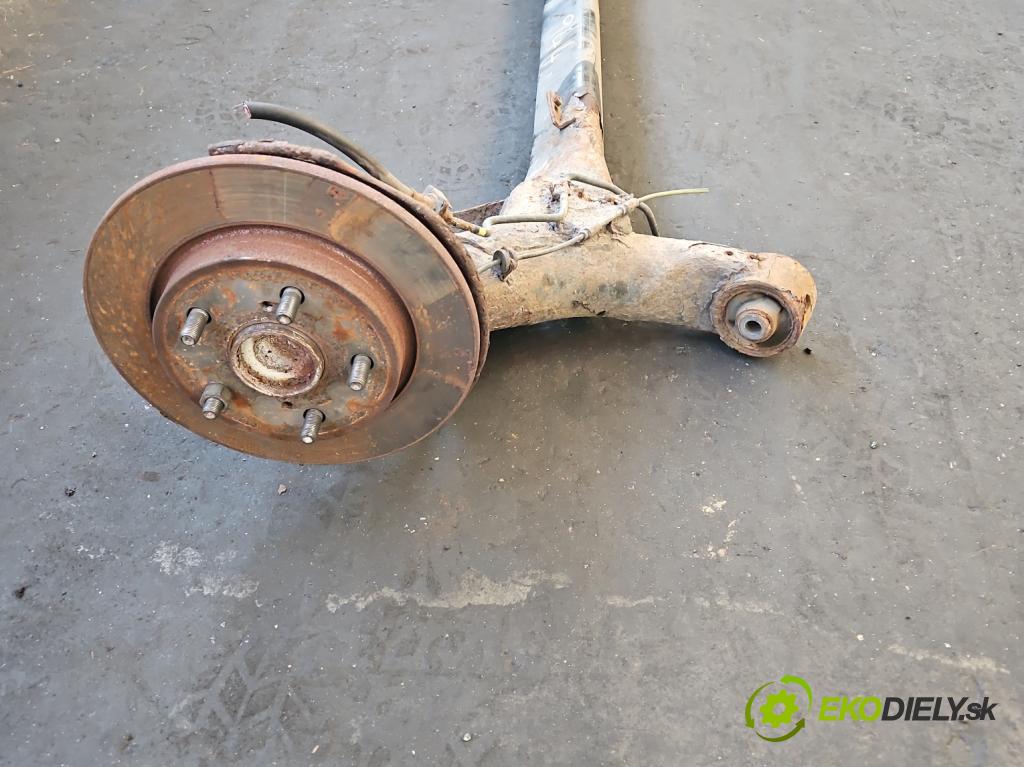 Toyota Corolla E15 2007-2014 1.4 D4D 90 hp manual 66 kW 1364 cm3 4- zadní výztuha  (Výztuhy zadní)