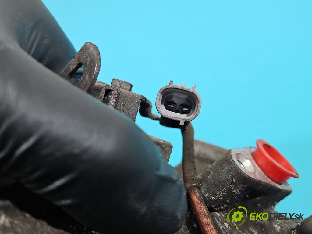 Toyota Corolla E15 2007-2014 1.4 D4D 90 HP manual 66 kW 1364 cm3 4- Kompresor: klimatizácie 447260-2333 (Kompresory klimatizácie)