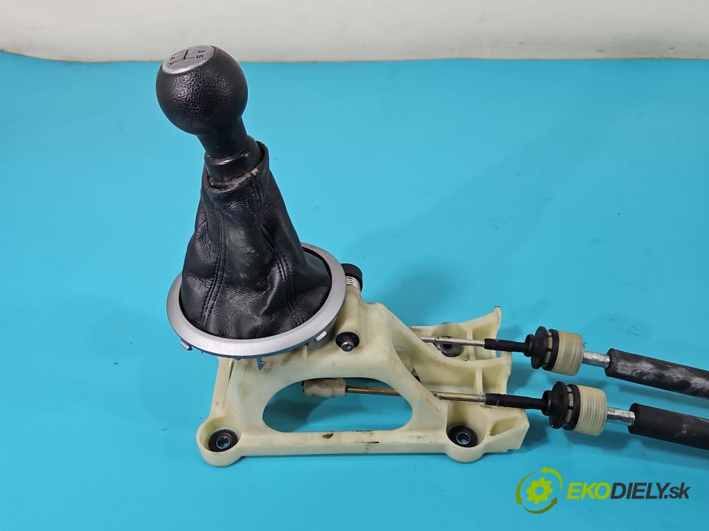 Suzuki Swift Mk6 2005-2010 1.3 16V 91 KM manual 67 kW 1328 cm3 5- Páka: Změny: stupeň,rýchlosť  (Rýchlostné páky / kulisy)