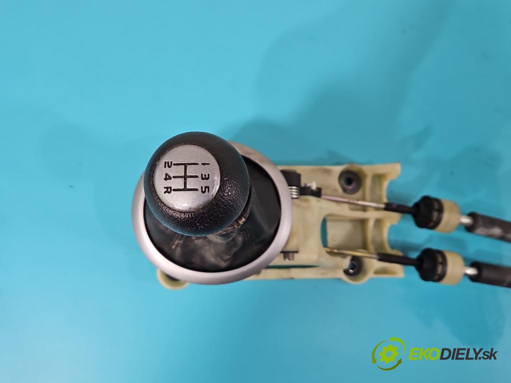 Suzuki Swift Mk6 2005-2010 1.3 16V 91 KM manual 67 kW 1328 cm3 5- Páka: Změny: stupeň,rýchlosť  (Rýchlostné páky / kulisy)