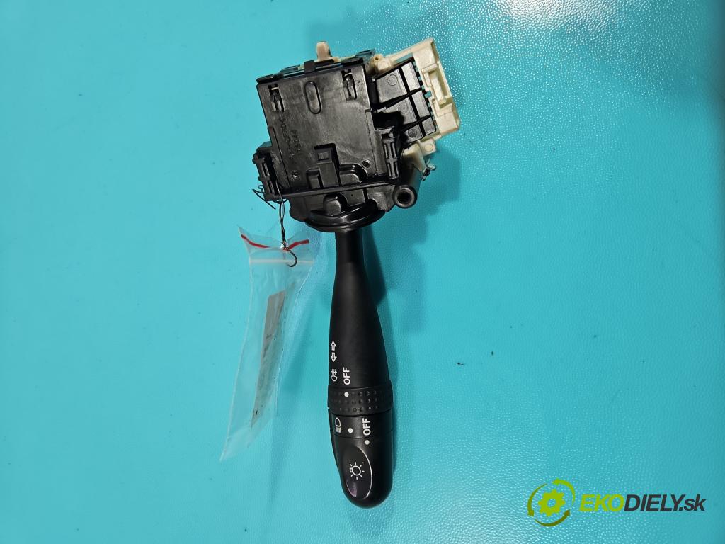 Suzuki Swift Mk6 2005-2010 1.3 16V 91 KM manual 67 kW 1328 cm3 5- prepínač smeroviek 173744 (Prepínače, spínače, tlačidlá a ovládače kúrenia)
