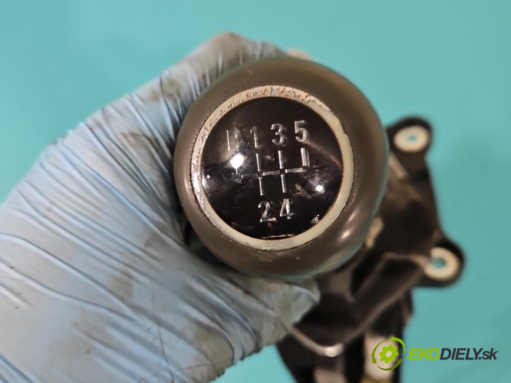 Opel Zafira B 2005-2014 1.8 16V 140 HP manual 103 kW 1796 cm3 5- Páka: Změny: stupeň,rýchlosť  (Rýchlostné páky / kulisy)