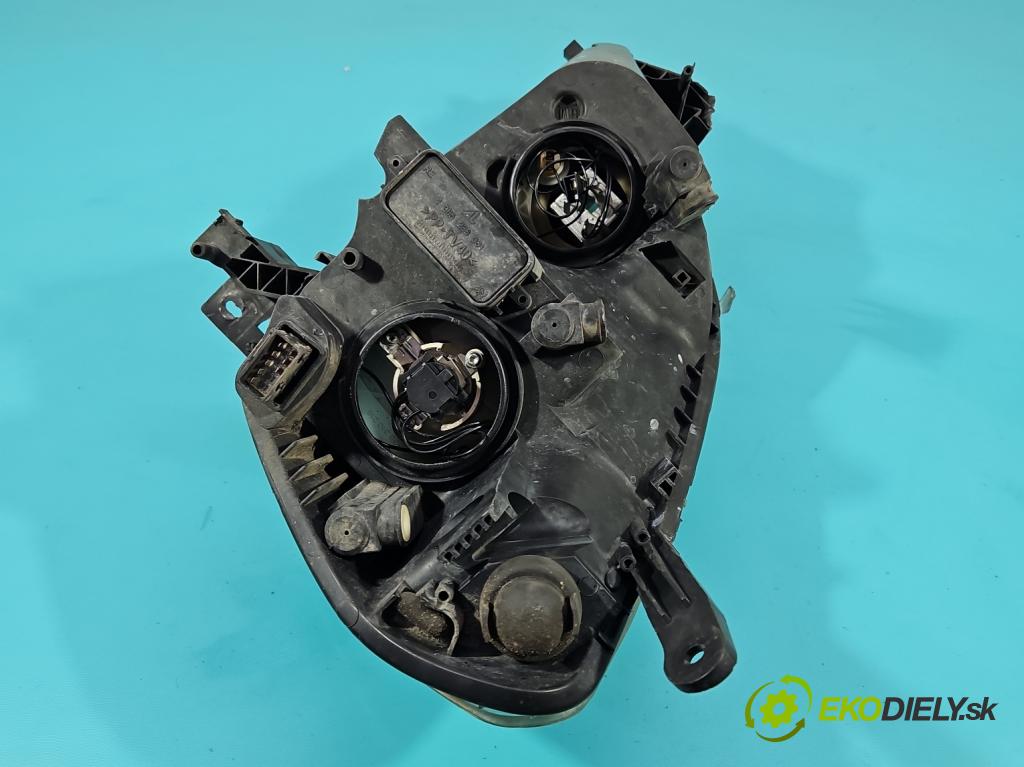 Opel Zafira B 2005-2014 1.8 16V 140 HP manual 103 kW 1796 cm3 5- Reflektor: pravý 24451053RH (Pravé)