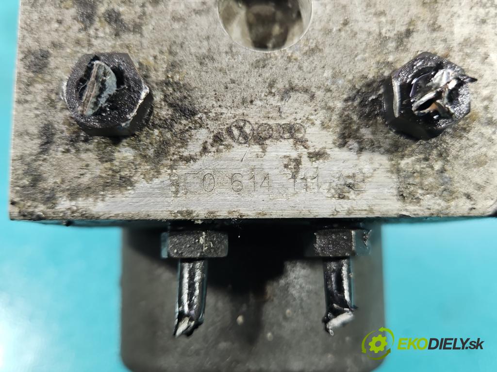 Audi A4 B5 1994-2001 1.8 20v 125 HP manual 92 kW 1781 cm3 4- čerpadlo abs 0273004281 (Pumpy ABS)