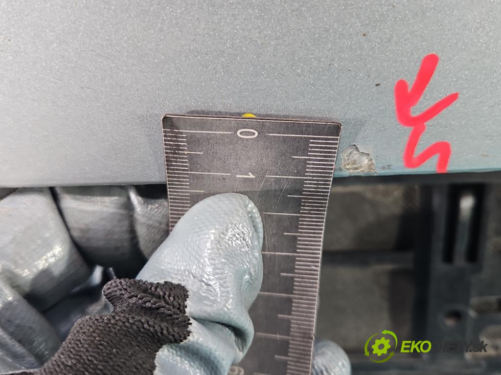 Vw Touran I 2003-2015 1.4 tsi 140 hp manual 103 kW 1390 cm3 5- zadní kufrové dveře  (Zadní kapoty)