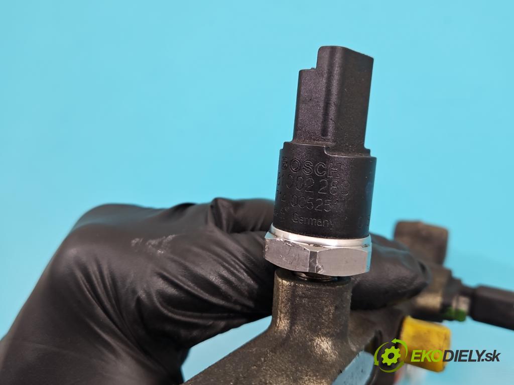 Peugeot 406 2.0 hdi 109 HP manual 80 kW 1997 cm3 5- lišta vstrekovacia 0445214010 (Vstrekovacie lišty)