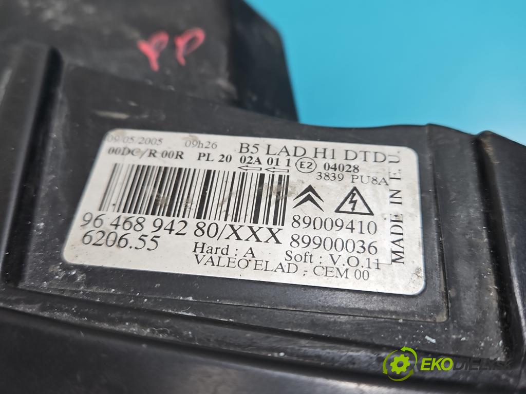 Citroen C4 I 2004-2011 1.6 16V 109 HP manual 80 kW 1587 cm3 5- Reflektor: pravý 9646894280 (Pravé)