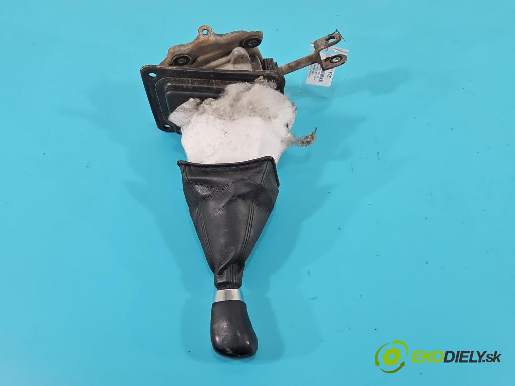 Suzuki Grand Vitara II 2005-2014 2.0 16V 140 HP manual 103 kW 1995 cm3 5- Páka: Změny: stupeň,rýchlosť  (Rýchlostná páka (kulisa))