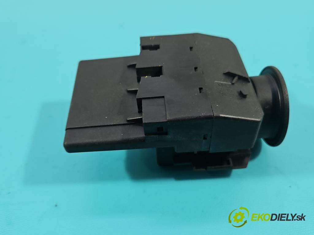 Mercedes C W203 2000-2007 2.0 kompressor 163 HP manual 120 kW 1998 cm3 5- Spínačka 2035450508 (Spínacie skrinky a kľúče)