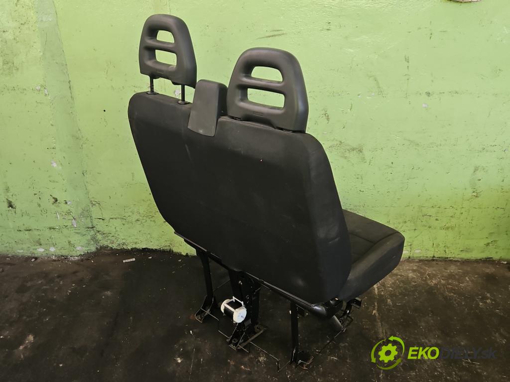 Iveco Daily V 2014- 2.3 HPI 145 HP manual 107 kW 2287 cm3 5- Sedačka pravý  (Sedačky, sedadlá)