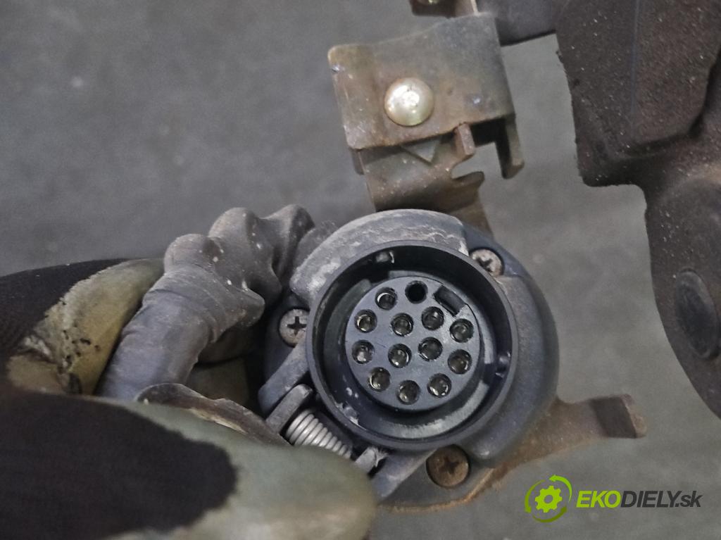 Vw Touran I 2003-2015 1.4 tsi 140 hp manual 103 kW 1390 cm3 5- oko tažné  (Tažná zařízení)