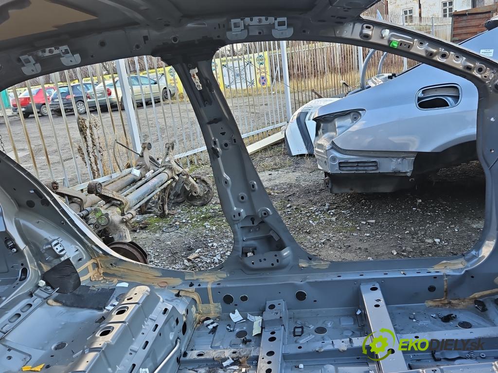 Renault Megane IV 2016-2024 1.2 Tce 132 hp manual 97 kW 1197 cm3 5- práh levý  (Ostatní)