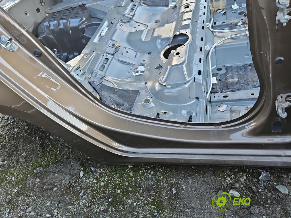 Renault Megane IV 2016-2024 1.2 Tce 132 hp manual 97 kW 1197 cm3 5- práh pravý  (Ostatní)