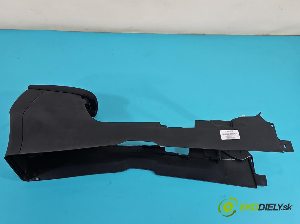 Toyota Corolla E21 2019- 1.6 16V 132  HP manual 97 kW 1598 cm3 4- operadlo 304680U (Lakťové opierky)