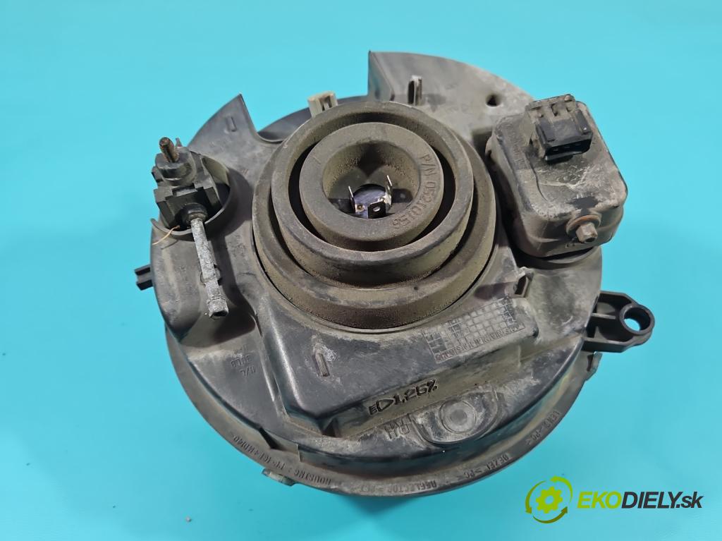 Jeep Cherokee KJ 2001-2008 3.7 V6 204 HP automatic 150 kW 3700 cm3 5- Reflektor: pravý  (Pravé)