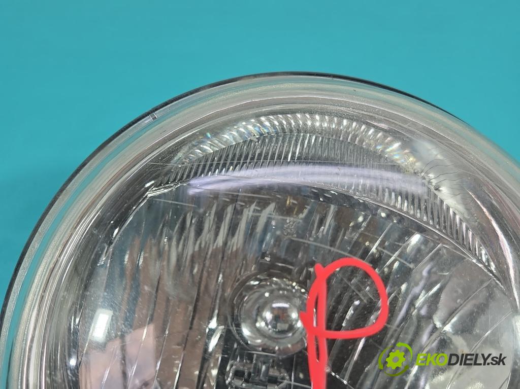 Jeep Cherokee KJ 2001-2008 3.7 V6 204 HP automatic 150 kW 3700 cm3 5- Reflektor: pravý  (Pravé)