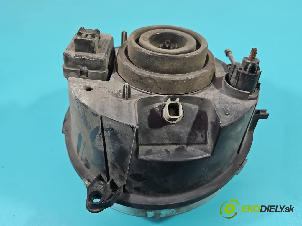 Jeep Cherokee KJ 2001-2008 3.7 V6 204 HP automatic 150 kW 3700 cm3 5- Reflektor: pravý  (Pravé)