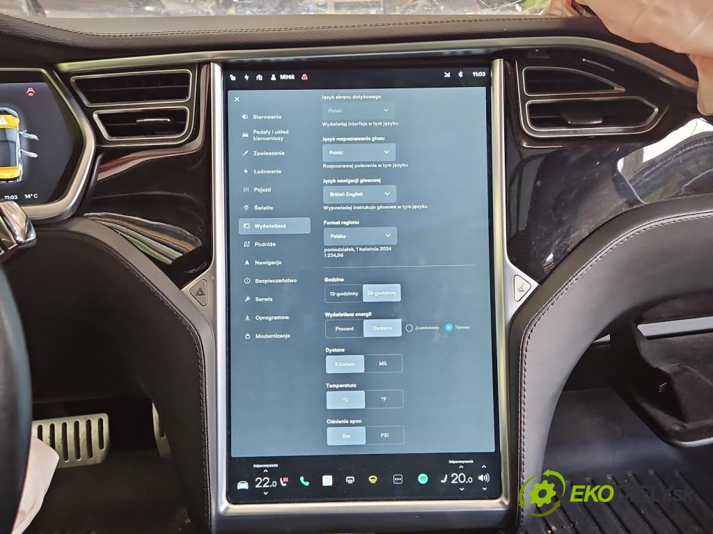 Tesla Model S 0.0b: 367hp automatic 270 kW  5- Zobrazit: 1004777-16-J (Prístrojové dosky, displeje)
