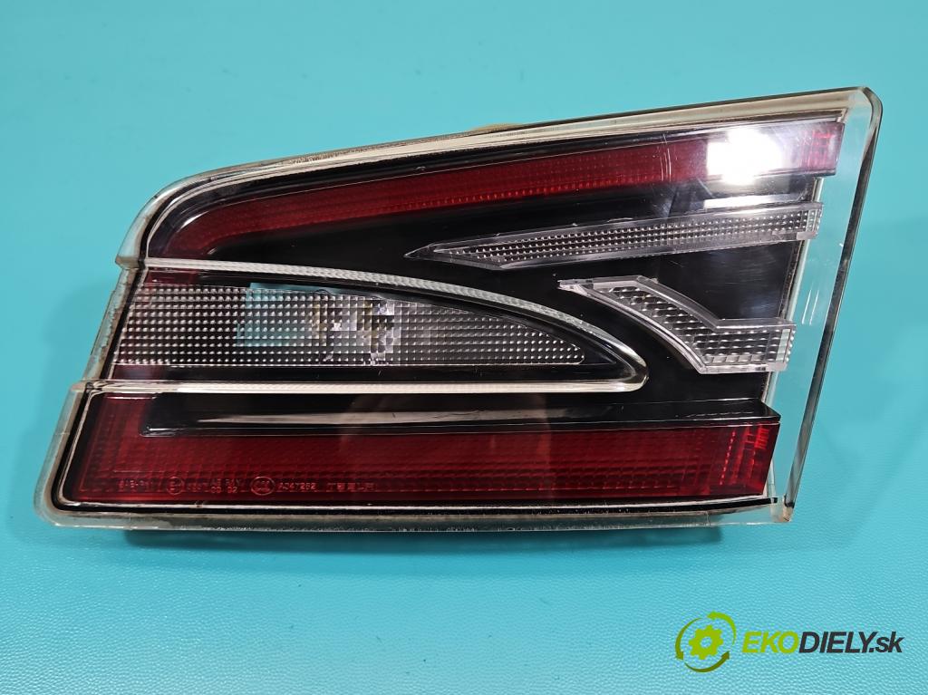 Tesla Model S 0.0b: 367hp automatic 270 kW  5- svetlo / reflektor zadné pravé 6005924-00-D (Kľučka dverí ostatné)