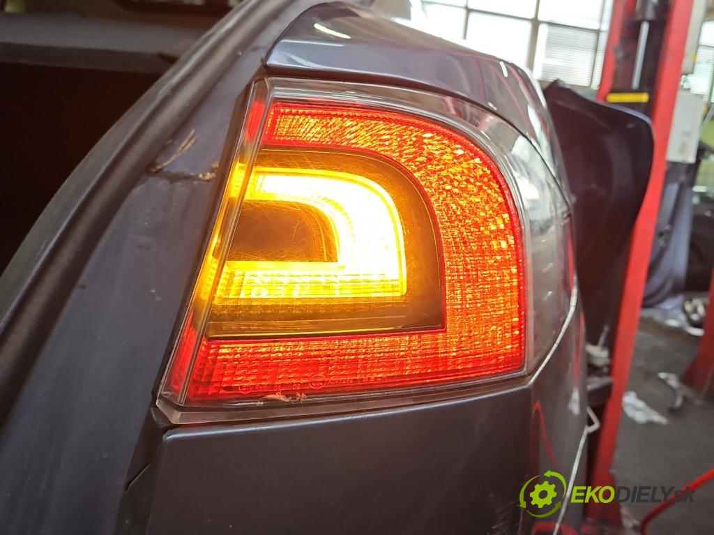 Tesla Model S 0.0b: 367hp automatic 270 kW  5- svetlo / reflektor zadné pravé 6005921-00-B (Kľučka dverí ostatné)
