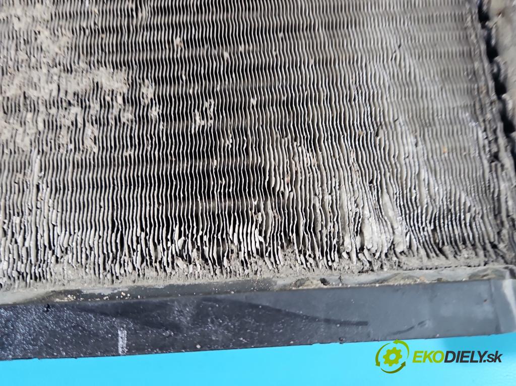 Mercedes Vito W638 1996-2003 2.2 cdi 102 hp manual 75 kW 2151 cm3 5- Chladič vody  (Chladiče vody)