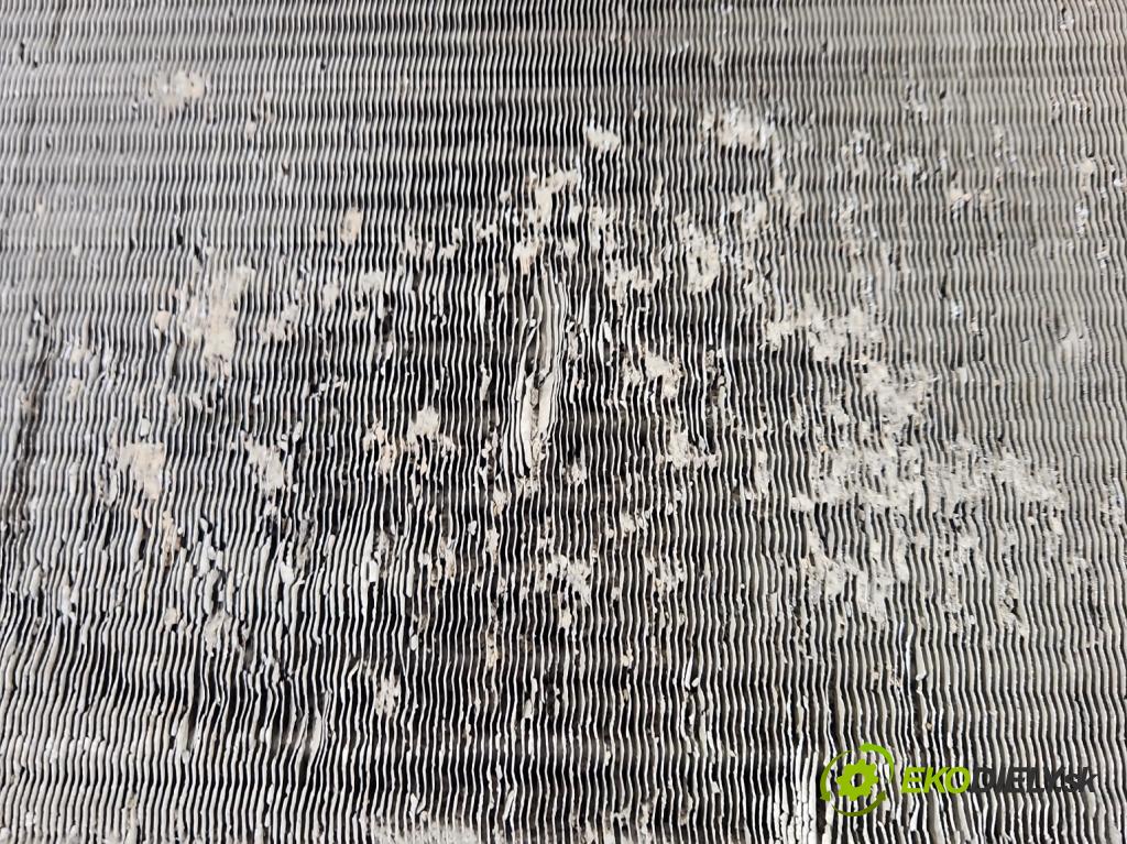 Mercedes Vito W638 1996-2003 2.2 cdi 102 hp manual 75 kW 2151 cm3 5- Chladič vody  (Chladiče vody)