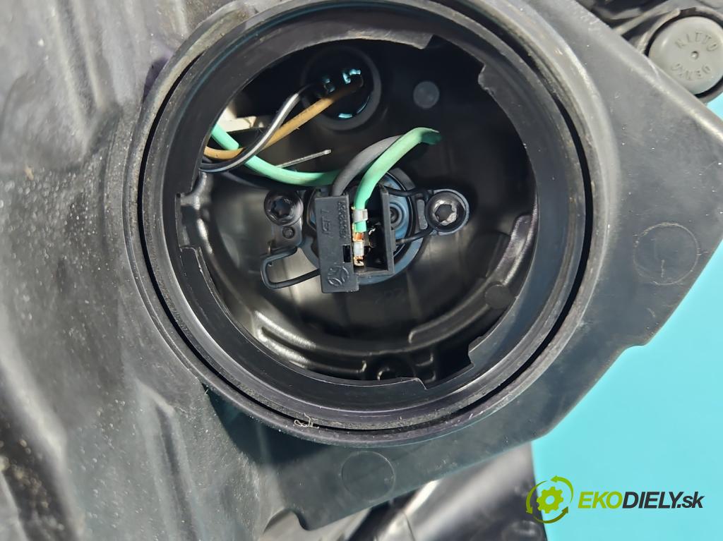 Hyundai I30 I 2007-2012 1.4 16V (G4FA) 109 HP manual 80 kW 1396 cm3 5- Reflektor: pravý 92102-2R000 (Pravé)