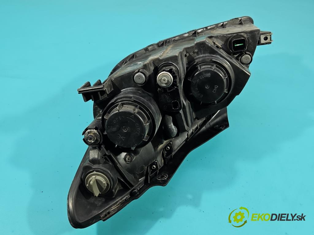 Hyundai I30 I 2007-2012 1.4 16V (G4FA) 109 HP manual 80 kW 1396 cm3 5- Reflektor: pravý 92102-2R000 (Pravé)