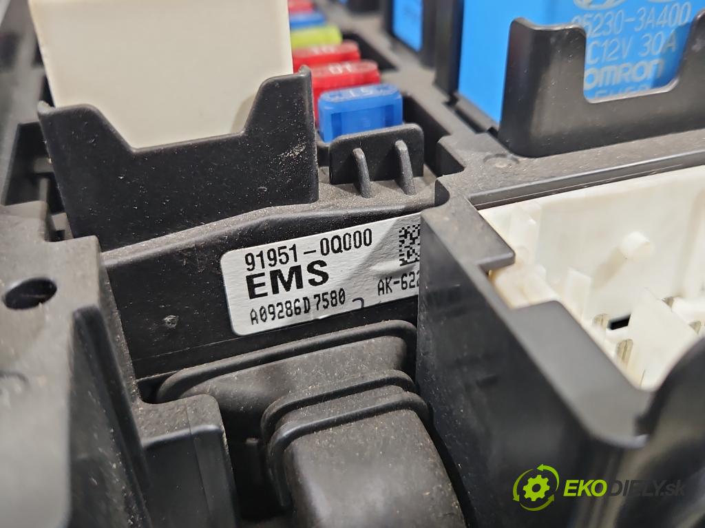 Hyundai I30 I 2007-2012 1.4 16V (G4FA) 109 hp manual 80 kW 1396 cm3 5- skříňka pojistková 91951-0Q000 (Pojistkové skříňky)