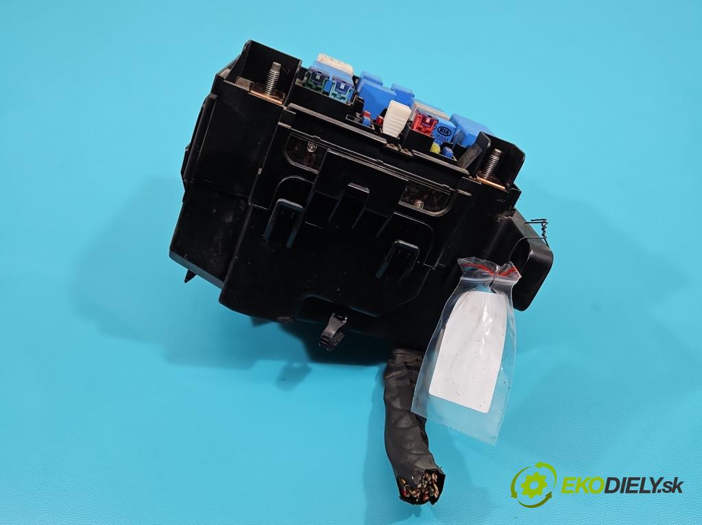 Hyundai I30 I 2007-2012 1.4 16V (G4FA) 109 hp manual 80 kW 1396 cm3 5- skříňka pojistková 91951-0Q000 (Pojistkové skříňky)