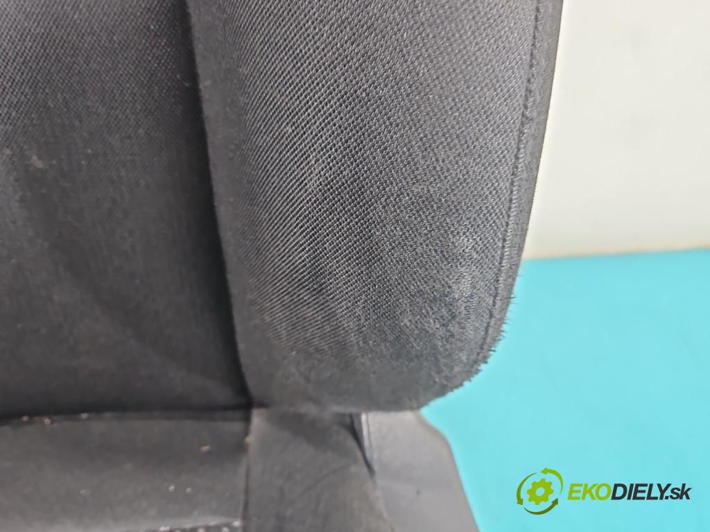 Hyundai I30 I 2007-2012 1.4 16V (G4FA) 109 HP manual 80 kW 1396 cm3 5- Sedačka ľavý  (Sedačky, sedadlá)