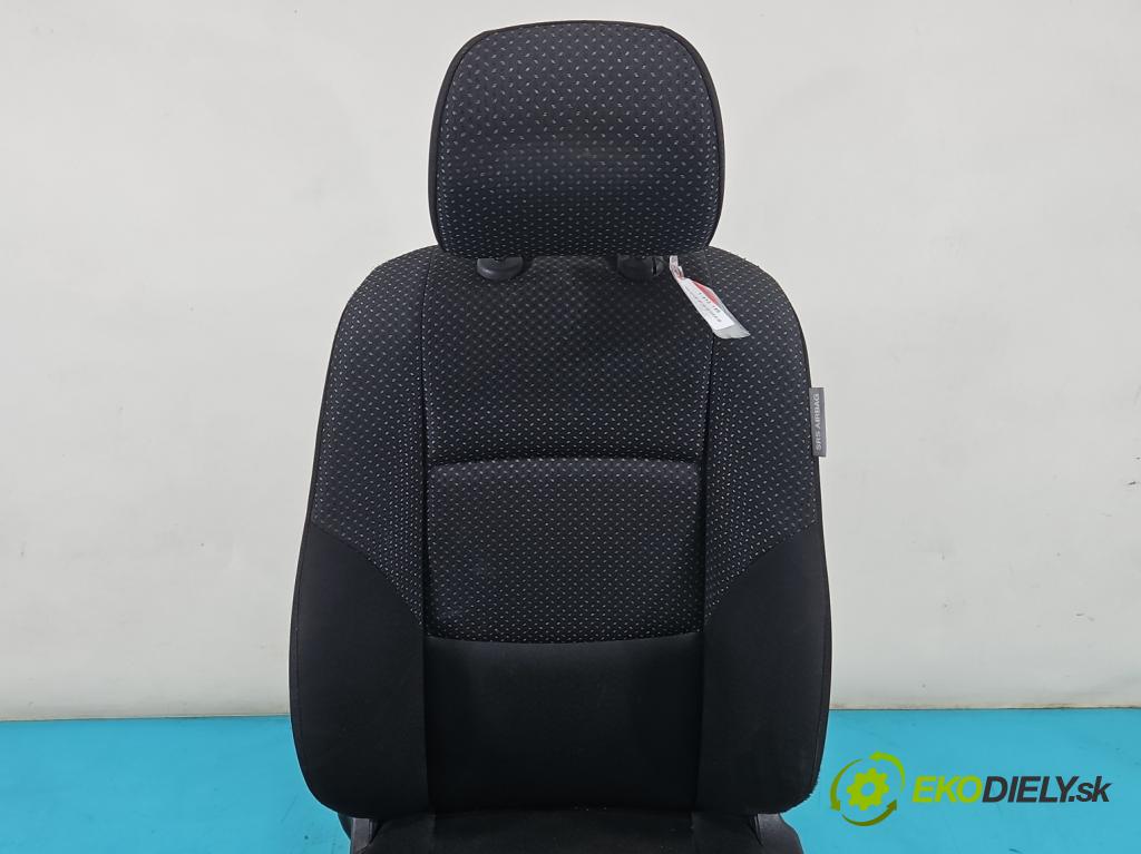 Hyundai I30 I 2007-2012 1.4 16V (G4FA) 109 HP manual 80 kW 1396 cm3 5- Sedačka ľavý  (Sedačky, sedadlá)