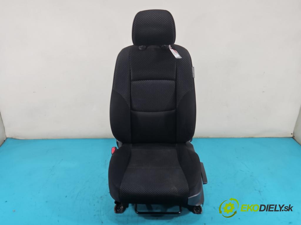 Hyundai I30 I 2007-2012 1.4 16V (G4FA) 109 HP manual 80 kW 1396 cm3 5- Sedačka ľavý  (Sedačky, sedadlá)