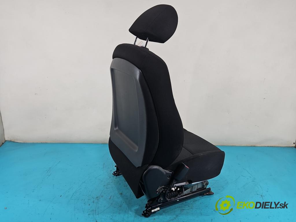 Hyundai I30 I 2007-2012 1.4 16V (G4FA) 109 HP manual 80 kW 1396 cm3 5- Sedačka ľavý  (Sedačky, sedadlá)