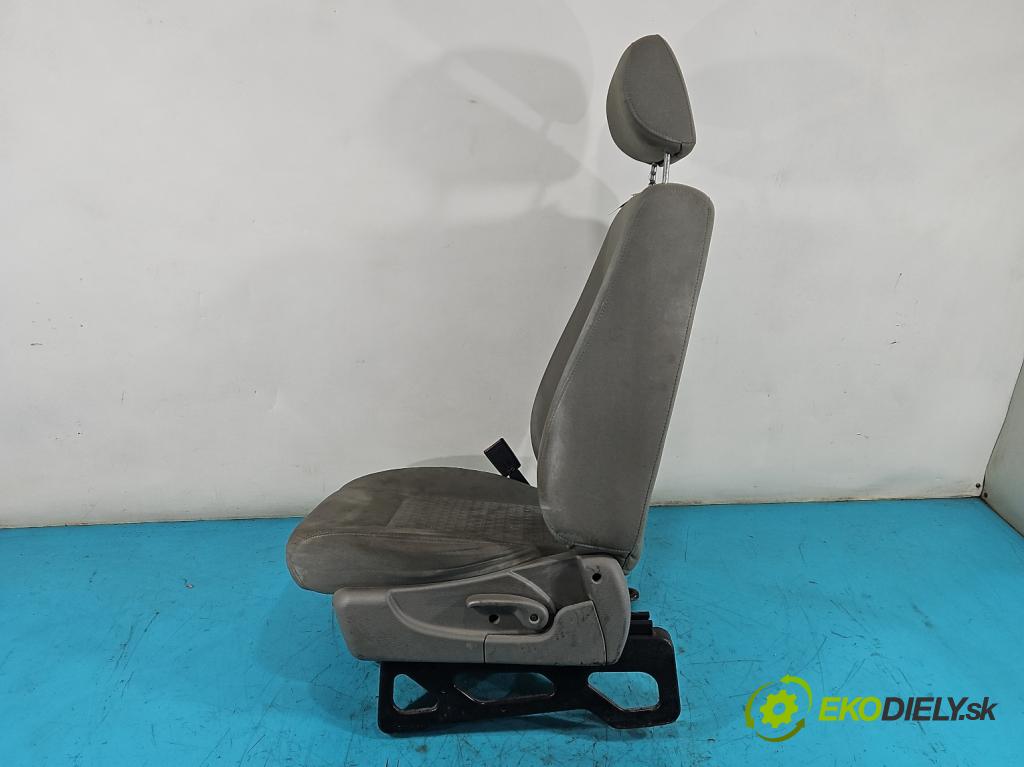 Jeep Cherokee KJ 2001-2008 3.7 V6 204 HP automatic 150 kW 3700 cm3 5- Sedačka ľavý  (Sedačky, sedadlá)