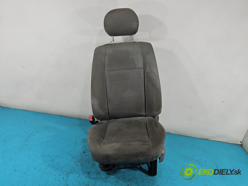 Jeep Cherokee KJ 2001-2008 3.7 V6 204 HP automatic 150 kW 3700 cm3 5- Sedačka ľavý  (Sedačky, sedadlá)