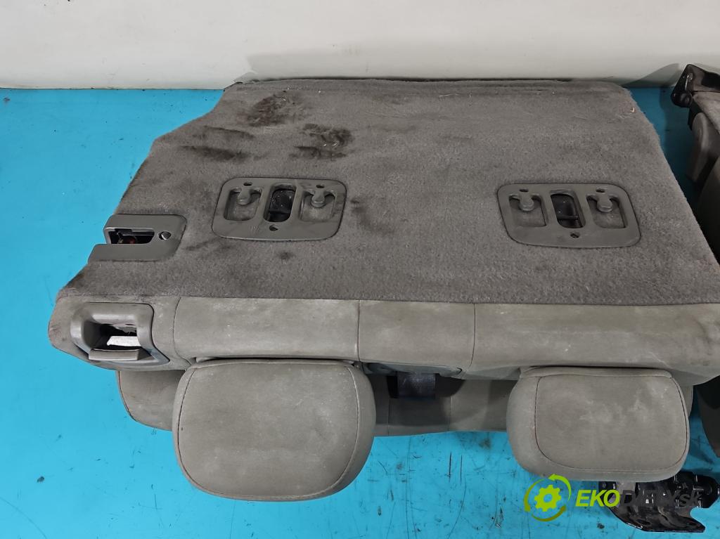 Jeep Cherokee KJ 2001-2008 3.7 V6 204 HP automatic 150 kW 3700 cm3 5- Pohovka: zadné  (Sedačky, sedadlá)
