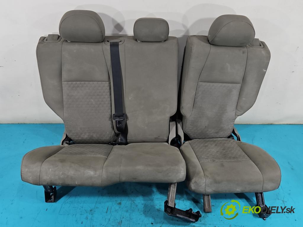 Jeep Cherokee KJ 2001-2008 3.7 V6 204 HP automatic 150 kW 3700 cm3 5- Pohovka: zadné  (Sedačky, sedadlá)