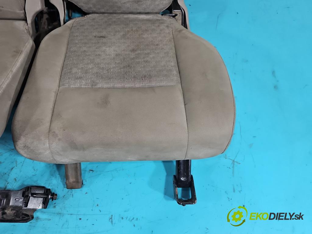 Jeep Cherokee KJ 2001-2008 3.7 V6 204 HP automatic 150 kW 3700 cm3 5- Pohovka: zadné  (Sedačky, sedadlá)