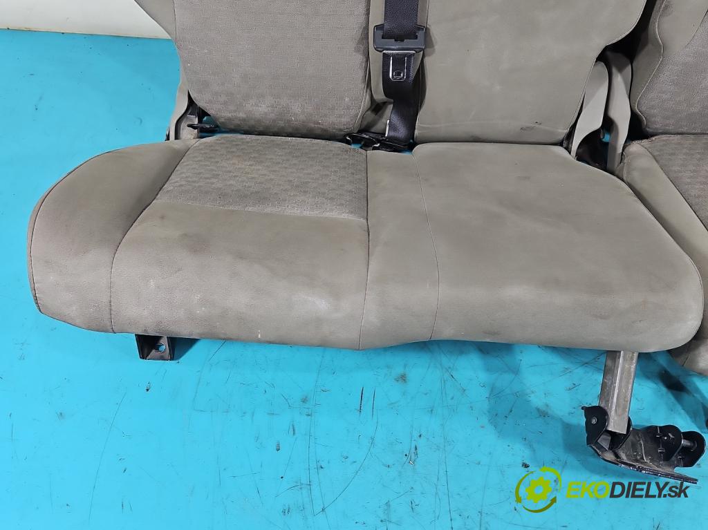 Jeep Cherokee KJ 2001-2008 3.7 V6 204 HP automatic 150 kW 3700 cm3 5- Pohovka: zadné  (Sedačky, sedadlá)
