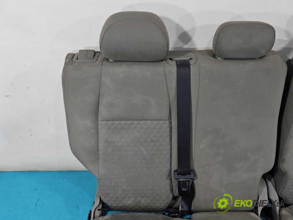 Jeep Cherokee KJ 2001-2008 3.7 V6 204 HP automatic 150 kW 3700 cm3 5- Pohovka: zadné  (Sedačky, sedadlá)