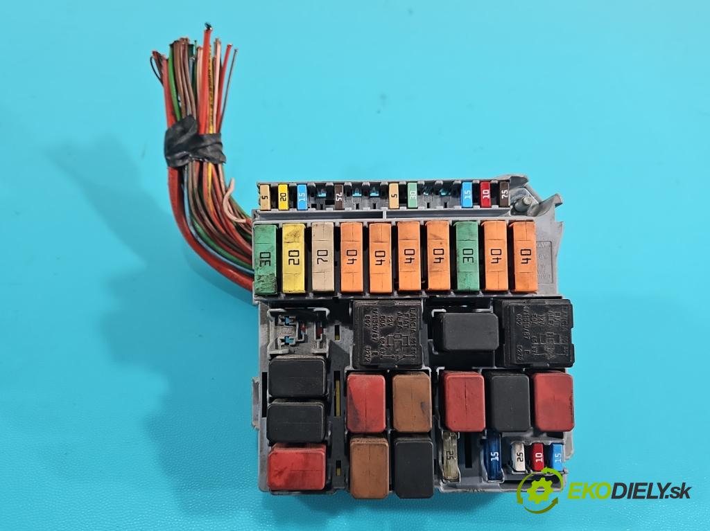 Iveco Daily V 2014- 2.3d 145 hp manual 107 kW 2287 cm3 5- skříňka pojistková 51905216 (Pojistkové skříňky)