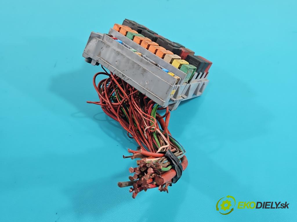 Iveco Daily V 2014- 2.3d 145 hp manual 107 kW 2287 cm3 5- skříňka pojistková 51905216 (Pojistkové skříňky)