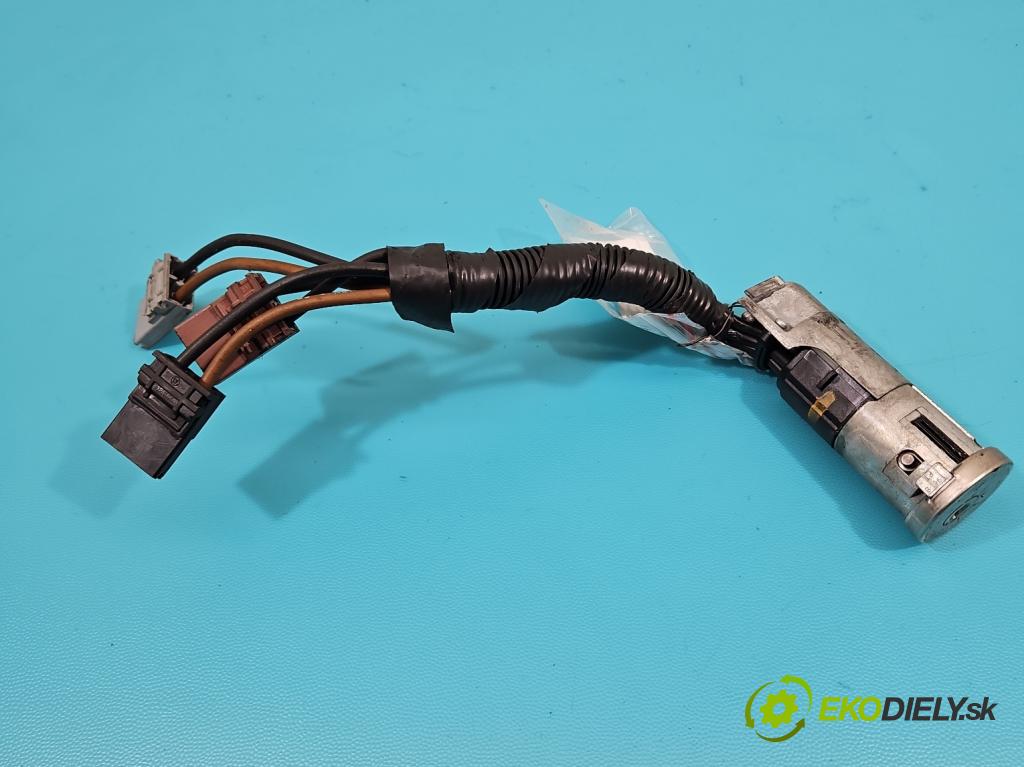 Citroen Xantia 1.8 8V MNOHO: 90 HP manual 66 kW 1762 cm3 5- Spínačka (Spínacie skrinky a kľúče)