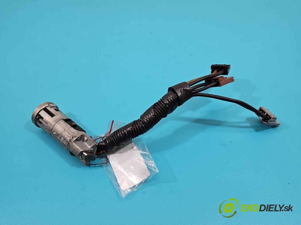 Citroen Xantia 1.8 8V MNOHO: 90 HP manual 66 kW 1762 cm3 5- Spínačka (Spínacie skrinky a kľúče)