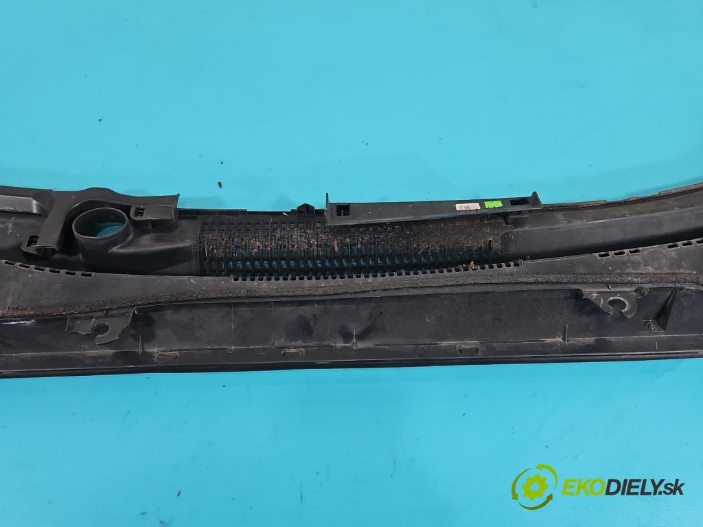 Toyota Corolla E21 2019- 1.6 16V 132  HP manual 97 kW 1598 cm3 4- torpédo 55781-02630 (Torpéda)