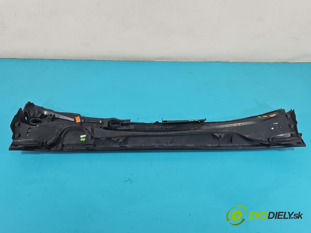 Toyota Corolla E21 2019- 1.6 16V 132  HP manual 97 kW 1598 cm3 4- torpédo 55781-02630 (Torpéda)