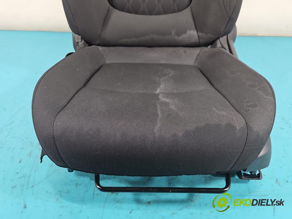 Toyota Corolla E21 2019- 1.6 16V 132  HP manual 97 kW 1598 cm3 4- Sedačka ľavý  (Sedačky, sedadlá)